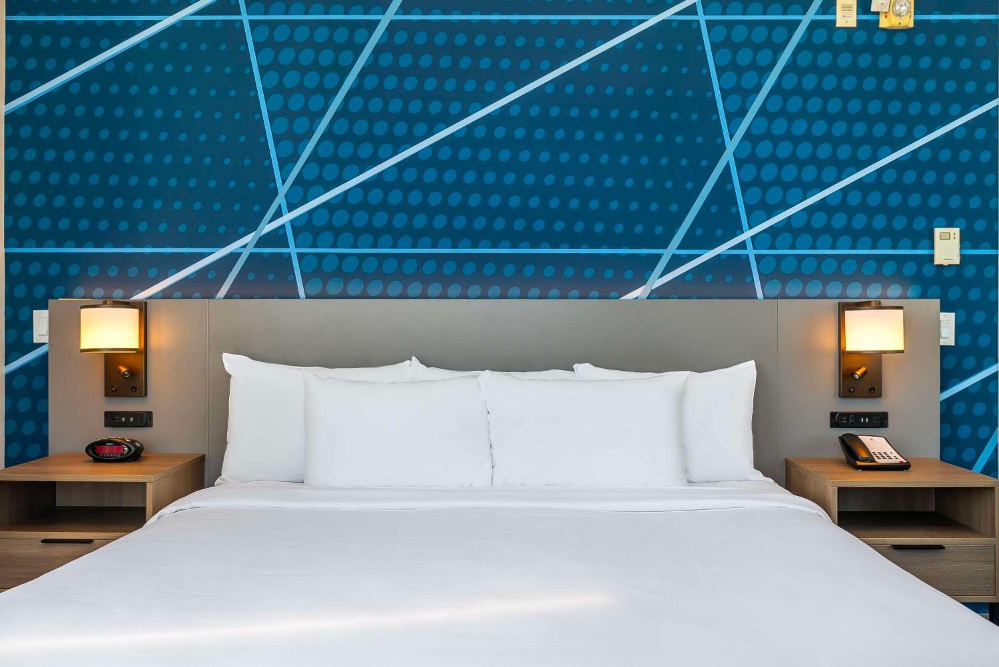 Comfort Suites קלונה מראה חיצוני תמונה