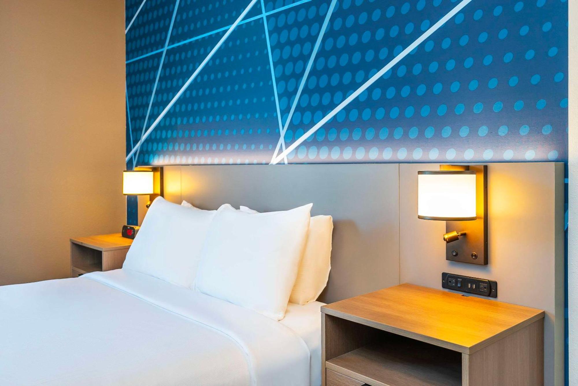 Comfort Suites קלונה מראה חיצוני תמונה