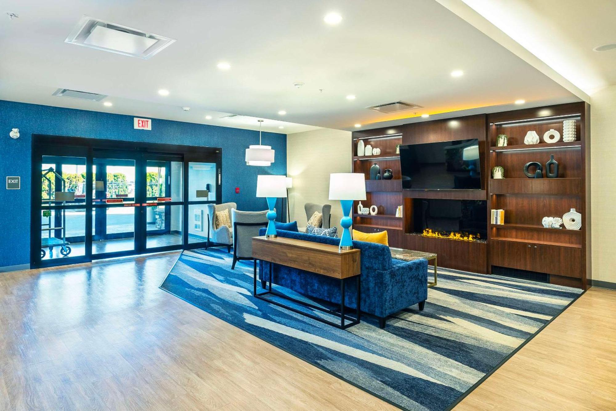 Comfort Suites קלונה מראה חיצוני תמונה