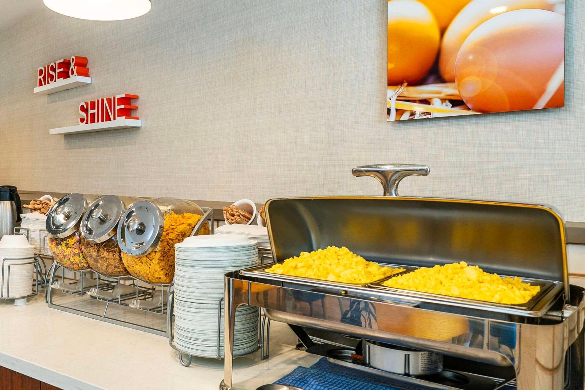 Comfort Suites קלונה מראה חיצוני תמונה