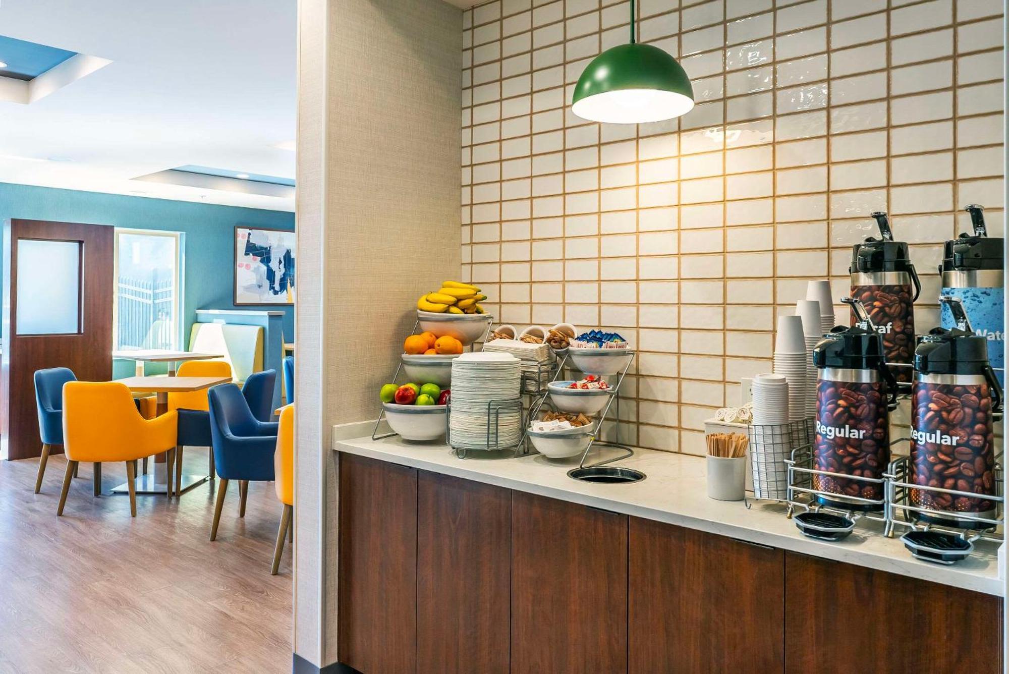 Comfort Suites קלונה מראה חיצוני תמונה
