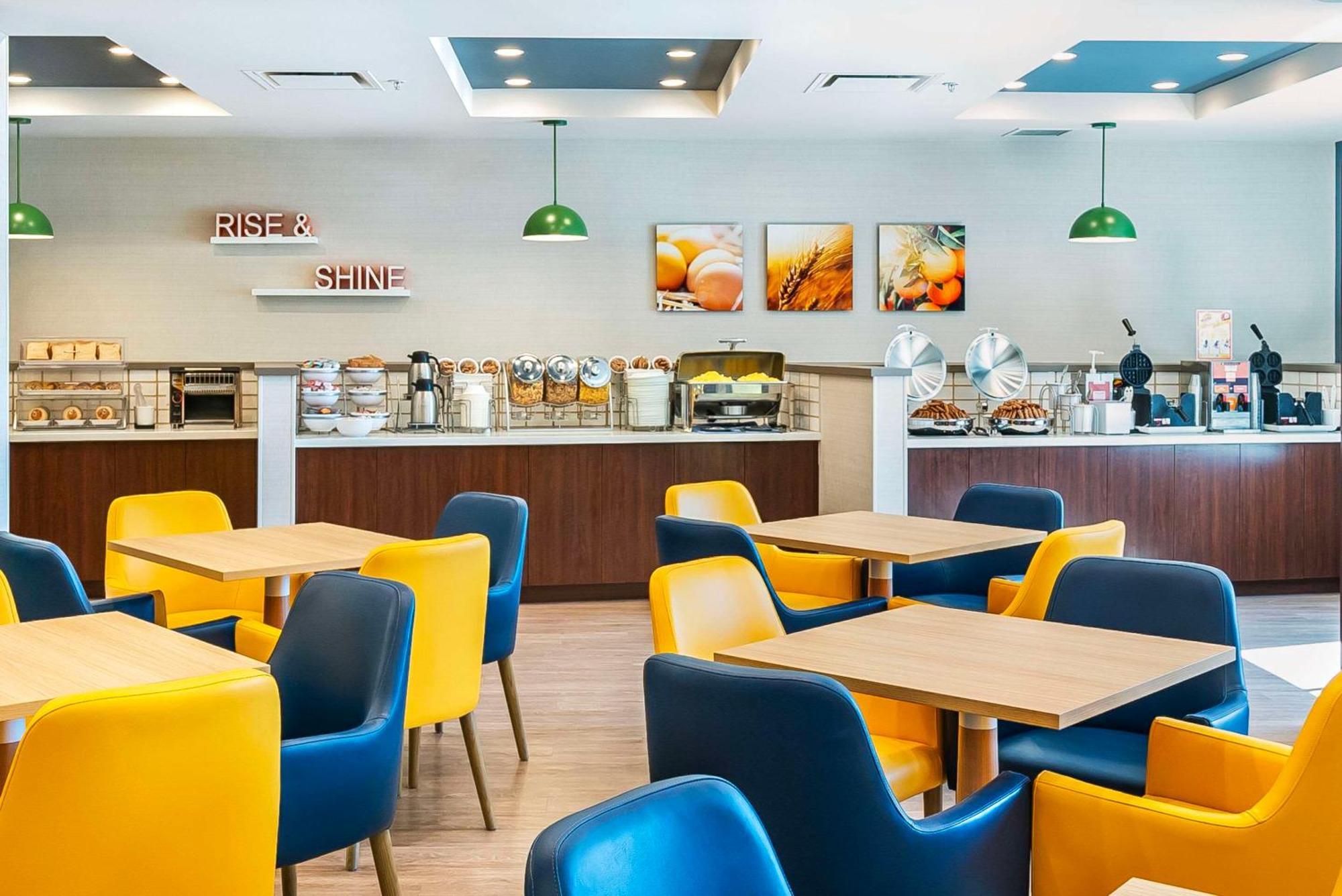 Comfort Suites קלונה מראה חיצוני תמונה