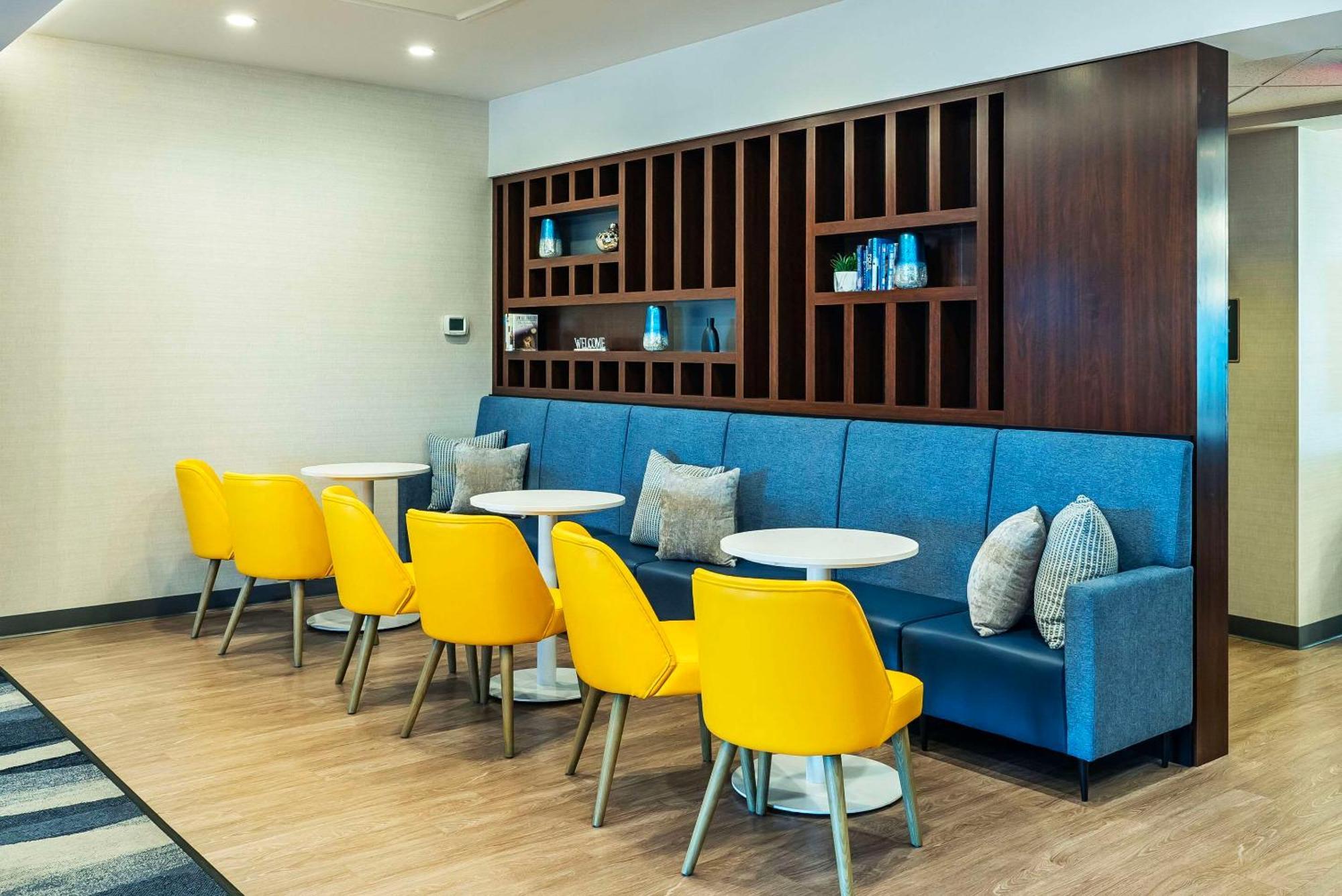 Comfort Suites קלונה מראה חיצוני תמונה